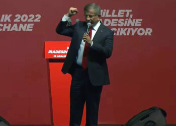 Ahmet Davutoğlu’nun Saraçhane’de ne işi var?