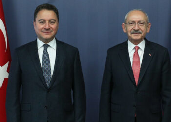 CHP siyasi parti değil, hayır kurumuymuş!