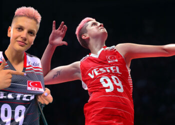 Ebrar Karakurt’a, Türk ve Atatürkçü olduğu için saldırıyorlar