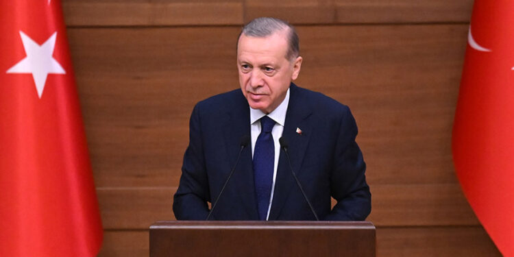 Tayyip Erdoğan, Türklükten bahsedecek en son kişidir!