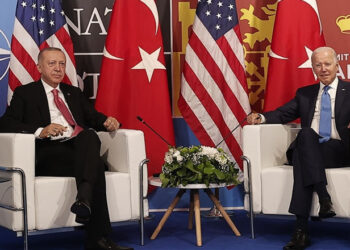 Bayraktar uçurtması “Out”, F-16 dilenciliği “In”