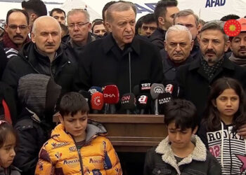 Erdoğan, depremzede çocukları dekor olarak kullandı