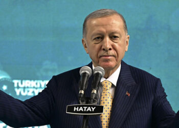 Erdoğan Hatay’ı tehdit etti:“Belediyeyi verin, bu iş huzur içinde çözülsün!”