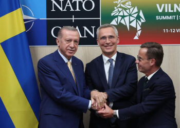 Erdoğan, terör destekçisi İsveç’in NATO üyeliğini onayladı!