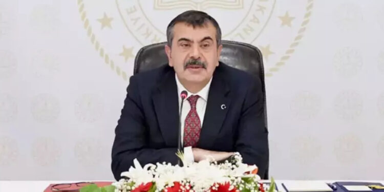 AKP mülakata neden muhtaç?