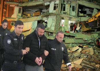 AKP’nin müteahhit avı: Küçük piyonları feda et, gerçek sorumluları gizle!