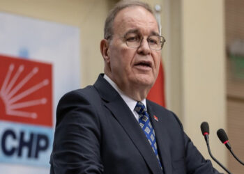 Faik Öztrak’tan AKP üslubu: Çadır partisi değiliz!