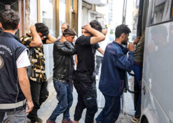 AKP’nin mülteci politikası ve kaçak göçmen operasyonları