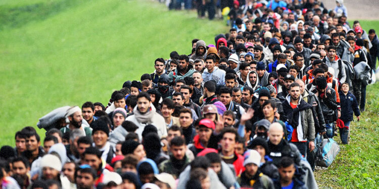 Suriyeli göçmenleri engellemeyen AKP, göçmen sayılarını açıklayanları engelliyor