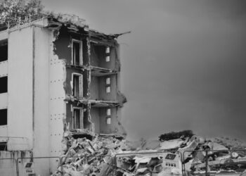 Depremin yıl dönümünde en büyük kayıp: Muhalefet…