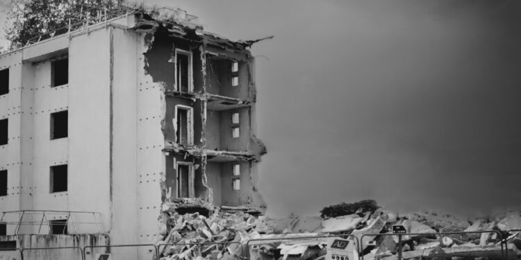 Depremin yıl dönümünde en büyük kayıp: Muhalefet…