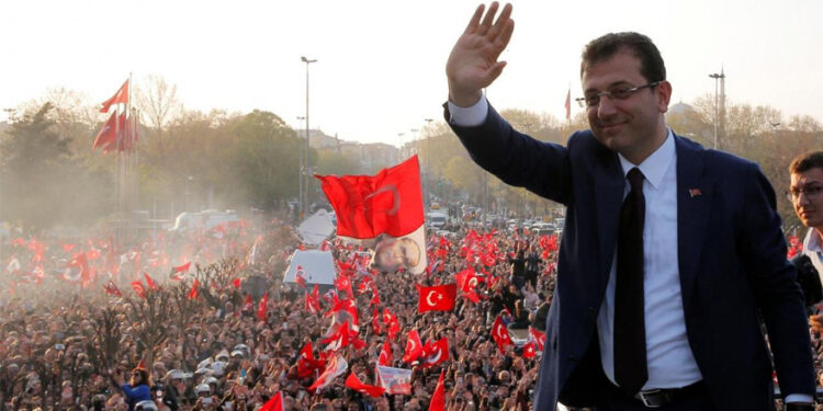 Halk iradesine sahip çıkmak için Saraçhane’ye gidiyoruz!