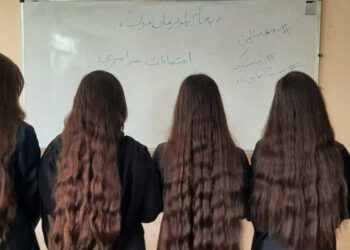 İslamcılar, İran’daki türbansız kızların eğitim hakkını savunur mu?