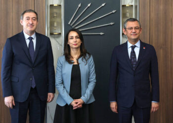 CHP, Dem Parti’nin Kürtçü vesayetine girecek mi?