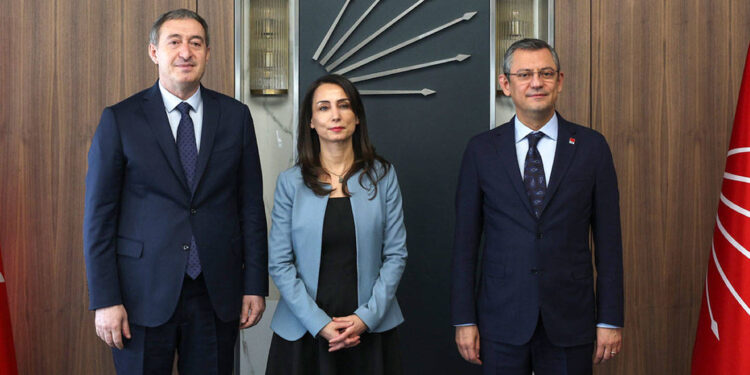 CHP, Dem Parti’nin Kürtçü vesayetine girecek mi?