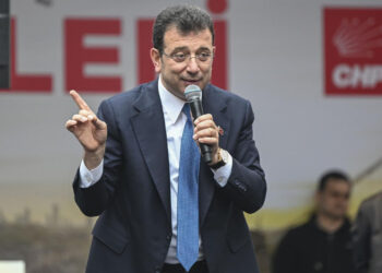 Ekrem İmamoğlu’ndan yeni açılım: Kürtçe öğrenecekmiş!