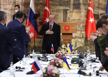 İstanbul görüşmesi: AKP’nin itibar tazeleme operasyonunda son perde