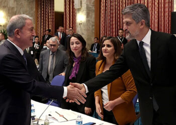 Hulusi Akar’dan Garo Paylan’a nezaket, Aytun Çıray’a küfür!