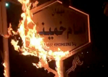 İran’da molla faşizmi, dönüşü olmayan çöküş yoluna girdi