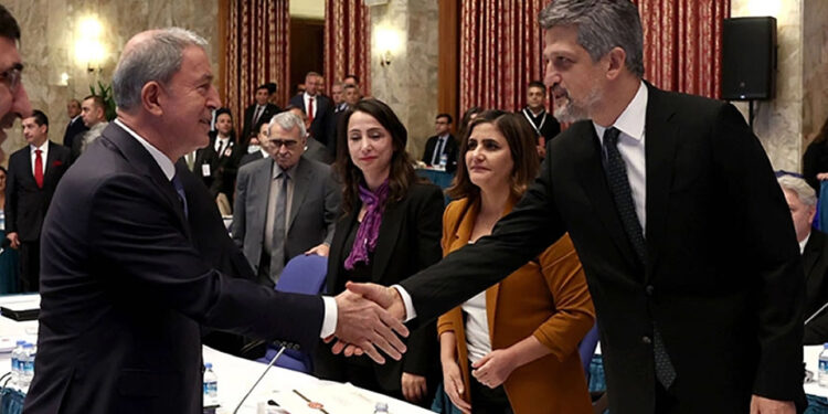 Hulusi Akar’dan Garo Paylan’a nezaket, Aytun Çıray’a küfür!