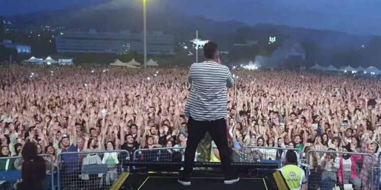 İzmir Marşı’na kimler karşı çıkar?