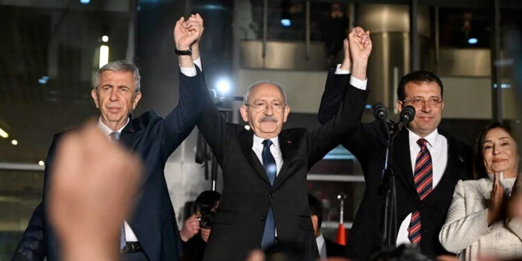 Saray’a karşı muhalefetin ortak adayı Kılıçdaroğlu’nu destekliyoruz!