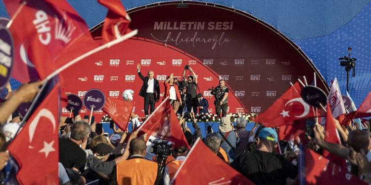 Kılıçdaroğlu’nun “genç muhafazakâr”lara çağrısı: Laikleşmeyin, muhafazakâr kalın