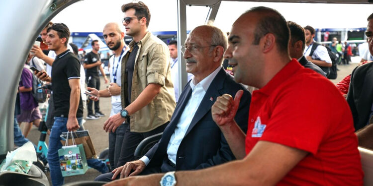 Muhalefetin Selçuk Bayraktar ve Baykar sevgisi