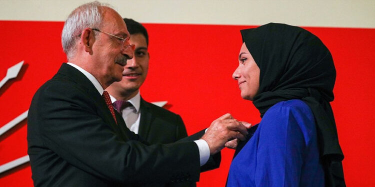 Muhalefeti “türban kıskacı”na Kılıçdaroğlu soktu!