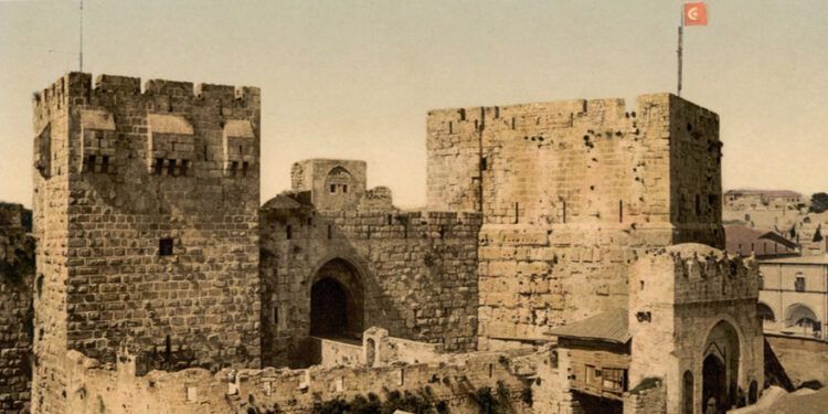 Türklük ve Osmanlı ile gurur duymak