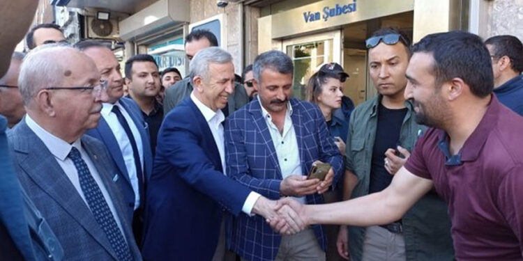 Van çıkarması: Kürtler Mansur Yavaş’a oy veriyor