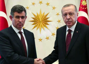 Yıllarca ulusalcı geçinen Metin Feyzioğlu’nun, Tayyip Erdoğan’ın elçisi olduğu tescillendi