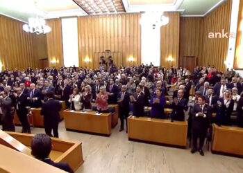 CHP’de Sırrı Sakık’a haddini bildirecek bir tane Atatürkçü yok mu?