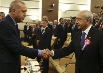 Gazetecilere hakaret eden Kılıçdaroğlu, “Demokrat Dede”den “CHP’nin Reisi”ne dönüştü