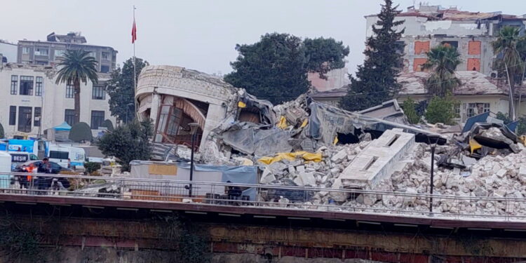 Deprem sonrası Antakya: Bildiğiniz bütün felaket filmlerini unutun!