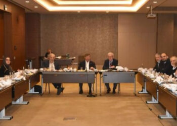 Davutoğlu, Altılı Masa’ya isim önerirken yine Kürtçülüğünü konuşturmuş