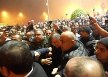 CHP kararını gözden geçirsin diye Hataylılar Lütfü Savaş’ı kovalamak zorunda kaldı
