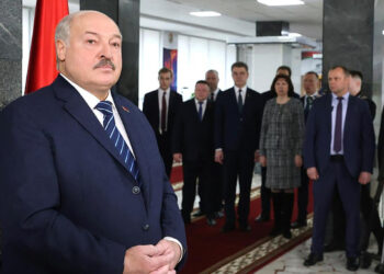 Demokrat(!) Lukaşenko: “Demokrasi savaş getirir”