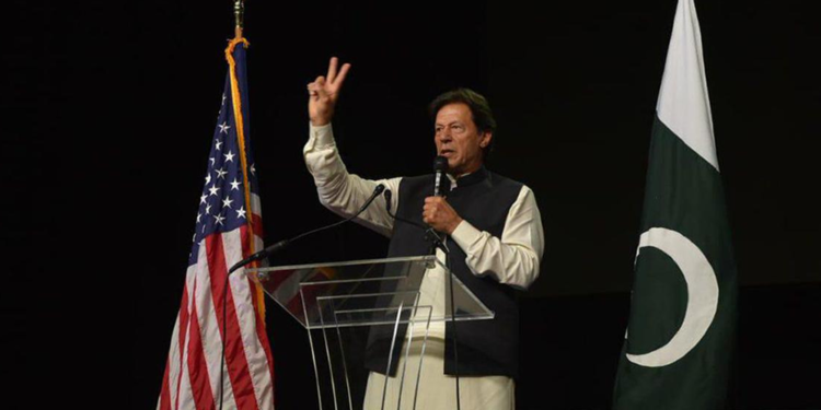 Pakistan Başbakanı İmran Khan’a Amerikancı darbe mi yapıldı?