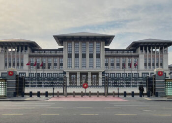 Sorun kapitalizm değil AKP ve Başkanlık sistemidir!