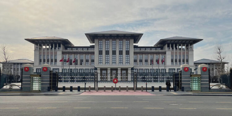 Sorun kapitalizm değil AKP ve Başkanlık sistemidir!