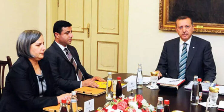 Bay Demirtaş, AKP yandaşlığına devam ediyor