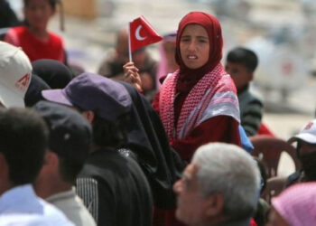 Evrenselciler şaşırtmıyor: Sığınmacılar hem laikliğin teminatı, hem de AKP muhalifi