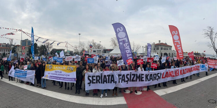 Burjuva sosyalistlerinin (!) laiklik ve ulusallık ile sınavı