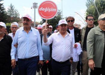 Tanju Özcan nereye yürüyor?