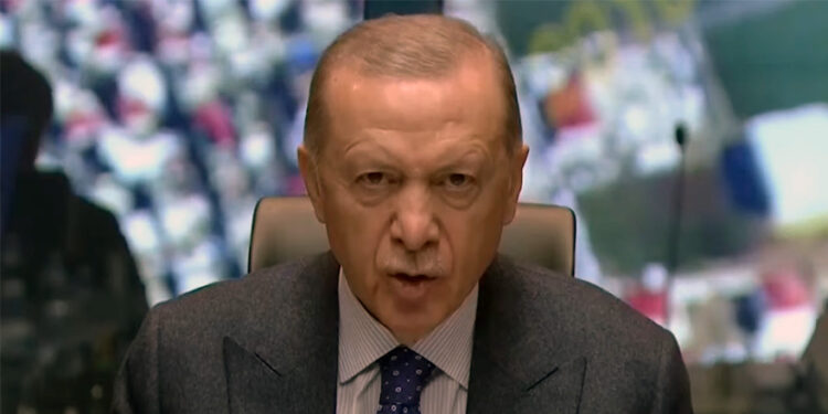 Tayyip ağzını neden bozdu?