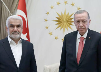 Federasyonu AKP tartışmaya açtırıyor